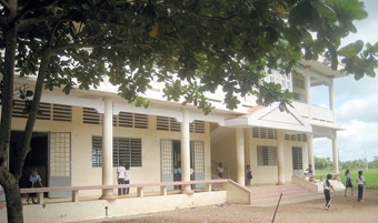 Chăm lo đời sống của đồng bào dân tộc Khmer ở Tam Bình