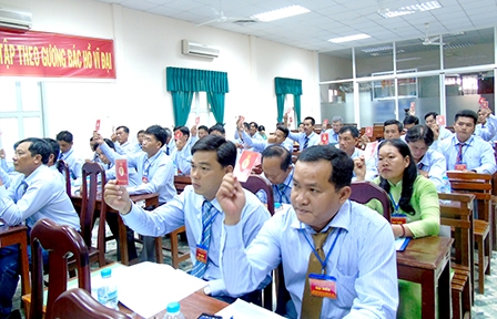 Tập trung khắc phục những tồn tại, hạn chế 
để triển khai và hoàn thành kế hoạch sản xuất kinh doanh