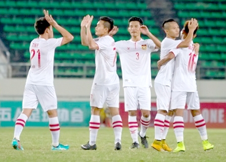 3 điểm cho Lào