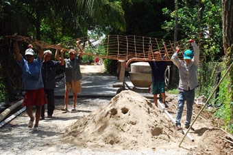 TÍCH CỰC VẬN ĐỘNG XÃ HỘI HÓA GIAO THÔNG NÔNG THÔN