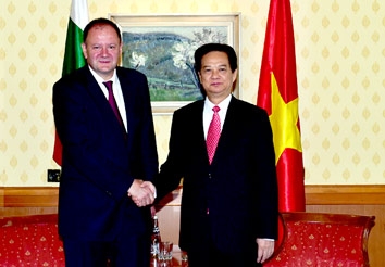 Thủ tướng Nguyễn Tấn Dũng kết thúc tốt đẹp chuyến thăm chính thức Bulgaria