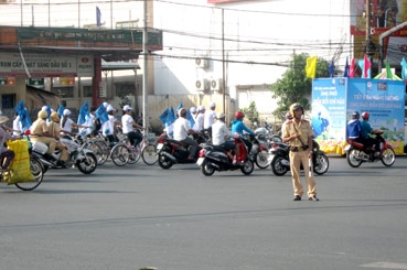 Tăng cường tuần tra, kiểm soát, đảm bảo trật tự an toàn giao thông