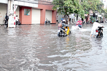 Tìm giải pháp chống ngập 
nội ô thành phố