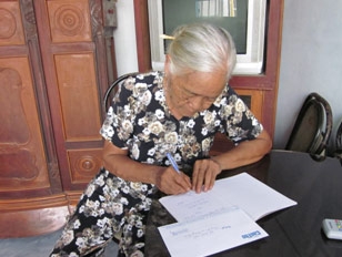 TRAO TIỀN TỪ THIỆN