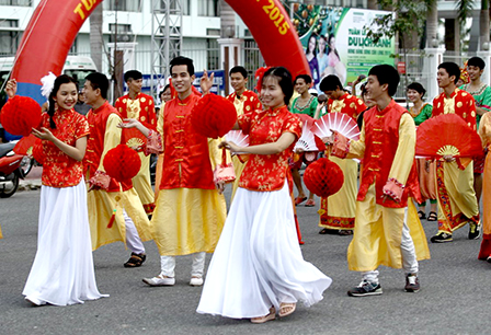 Sắc màu văn hóa miền Tây