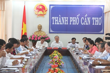 TIẾP TỤC ỔN ĐỊNH KINH TẾ VĨ MÔ, ĐẨY MẠNH THỰC HIỆN CÁC KHÂU ĐỘT PHÁ GẮN VỚI TÁI CƠ CẤU NỀN KINH TẾ