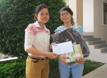 Báo Cần Thơ trao quà cho học sinh có hoàn cảnh khó khăn