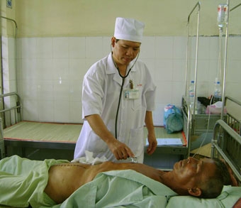 Cứu sống bệnh nhân bị ngọn tre đâm xuyên bụng