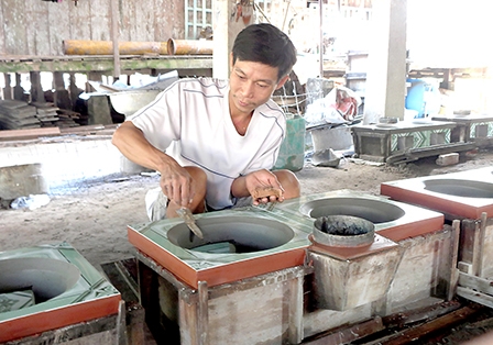 Giữ nghề làm bếp củi truyền thống