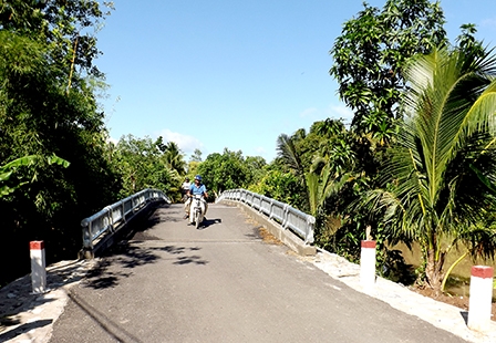 Huy động nguồn lực đầu tư 
phát triển giao thông nông thôn