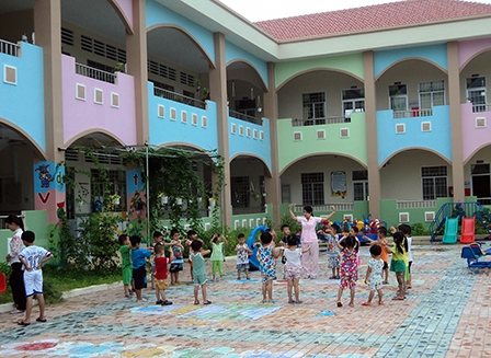 Sôi nổi thi đua thực hiện nhiều công trình, 
phần việc chào mừng Đại hội Đảng các cấp