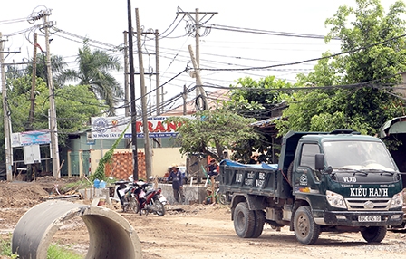 Nỗ lực di dời công trình điện trên quốc lộ 91