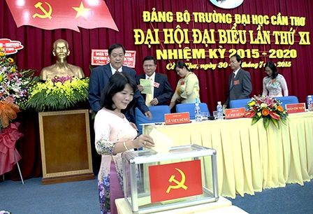 Khai mạc Đại hội Đại biểu Đảng bộ Trường Đại học Cần Thơ lần thứ XI, nhiệm kỳ 2015-2020