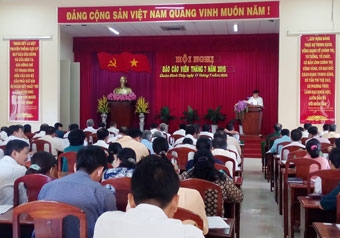 XÂY DỰNG ĐỘI NGŨ CÁN BỘ TUYÊN GIÁO ĐÁP ỨNG
YÊU CẦU CÔNG TÁC GIÁO DỤC CHÍNH TRỊ TƯ TƯỞNG