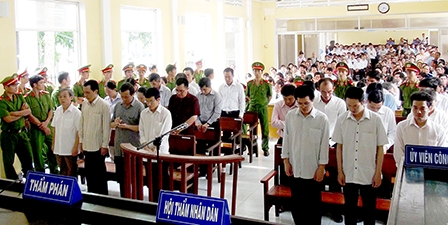 Các bị cáo bị tuyên án từ 2 năm đến 14 năm tù