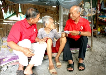 ĐẨY MẠNH HỌC TẬP VÀ LÀM THEO TẤM GƯƠNG ĐẠO ĐỨC CỦA BÁC