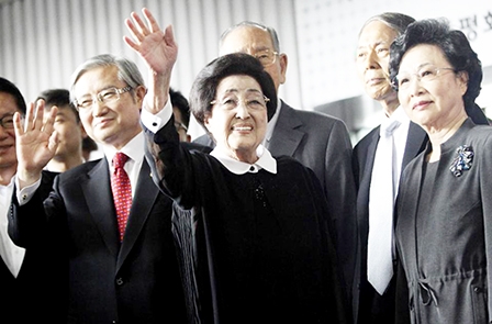 Cựu đệ nhất phu nhân Hàn Quốc thăm Triều Tiên