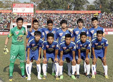 V.League đang dần “vắng khách”