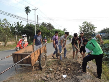 Cùng học sinh, sinh viên tìm việc