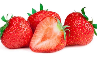 Màng bọc ăn được giúp dâu tây tươi ngon đến nửa tháng