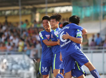 XSKT Cần Thơ thua, HAGL thắng, cuộc đua trụ hạng thêm gay cấn