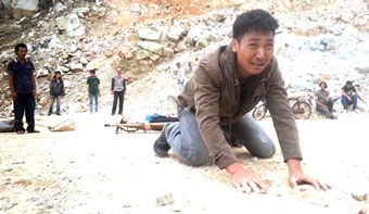 “Người đứng trong gió”  Khi yêu thương trở lại
