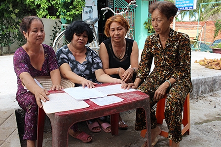 Nhiều hộ ở chợ Bằng Tăng chưa được
cấp giấy chứng nhận quyền sử dụng đất