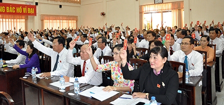 Phát huy trí tuệ, dân chủ, đoàn kết, 
đảm bảo thành công Đại hội đảng bộ cấp tỉnh
