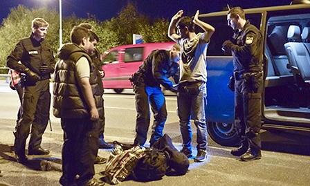 Đức tái kiểm soát biên giới, châu Âu họp khẩn về khủng hoảng  di cư