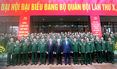 Tổng Bí thư Nguyễn Phú Trọng dự và phát biểu chỉ đạo
Đại hội đại biểu Đảng bộ Quân đội lần thứ X