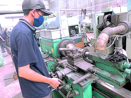 Định danh vai trò trung tâm 
thương mại - công nghiệp vùng