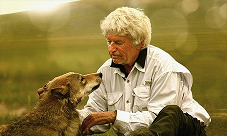 Jean-Jacques Annaud  
Đạo diễn của những phim động vật
