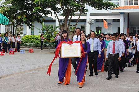 Đẩy nhanh xây dựng trường chuẩn quốc gia