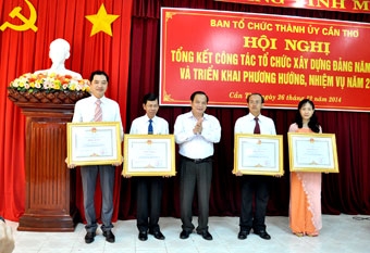 XÂY DỰNG ĐỘI NGŨ CÁN BỘ LÀM CÔNG TÁC TỔ CHỨC XÂY DỰNG ĐẢNG VỮNG MẠNH, HOÀN THÀNH TỐT NHIỆM VỤ TRONG GIAI ĐOẠN MỚI