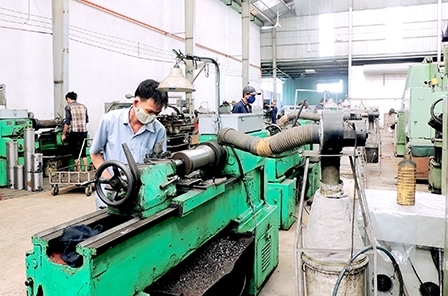 Tái cơ cấu, phát huy nội lực để phát triển bền vững