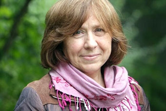Svetlana Alexandrovna Alexievich 
người viết biên niên sử Liên bang Xô Viết