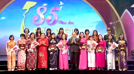 Hội Liên hiệp Phụ nữ Việt Nam đón nhận Huân chương Độc lập hạng Nhất