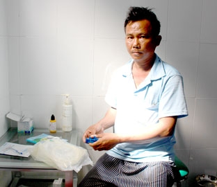 Anh tú mong được hỗ trợ điều trị bệnh