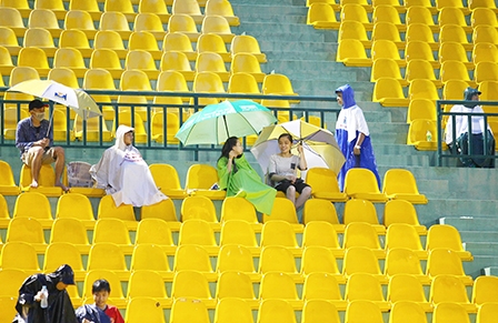 Nỗi niềm khán giả sân Cần Thơ