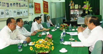 Lãnh đạo thành phố làm việc với Hội Khuyến học TP Cần Thơ