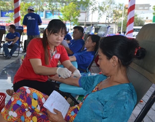 600 người tham gia hiến máu