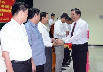 Bế giảng lớp bồi dưỡng cập nhật kiến thức 
đối với cán bộ lãnh đạo, quản lý đối tượng 3 TP Cần Thơ