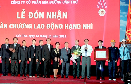 Kỷ niệm 20 năm thành lập và đón nhận Huân chương Lao động hạng Nhì