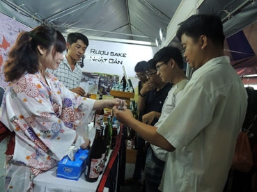 THU HÚT HƠN 50.000 LƯỢT KHÁCH THAM QUAN