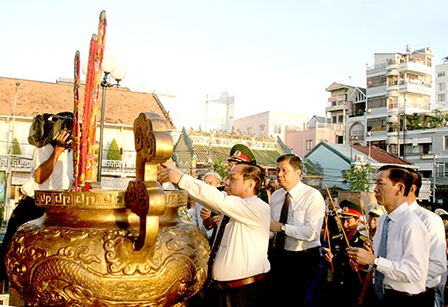 Long trọng tổ chức lễ kỷ niệm 75 năm 
Ngày Khởi nghĩa Nam Kỳ (23/11/1940 - 23/11/2015)