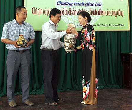 Bảo tàng TP Cần Thơ được các nhà sưu tập tặng 145 hiện vật