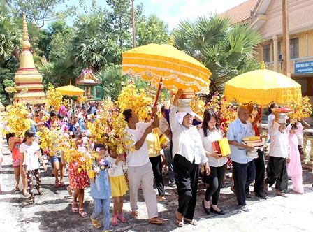 Lễ Kathina (Dâng y cà sa) 
của đồng bào Khmer