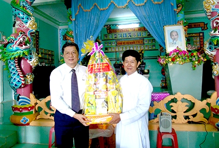 THĂM, CHÚC MỪNG CÁC VỊ CHỨC SẮC, CHỨC VIỆC, TÍN ĐỒ 
ĐẠO CAO ĐÀI NHÂN KỶ NIỆM 90 NĂM KHAI ĐẠO