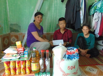 TRAO TIỀN TỪ THIỆN