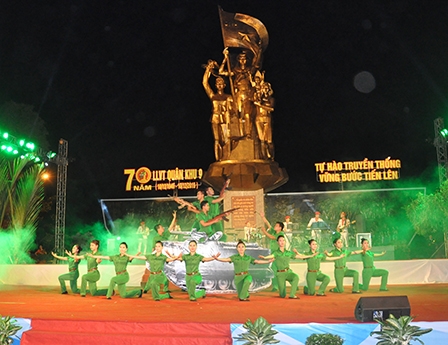 TỔ CHỨC CHƯƠNG TRÌNH GIAO LƯU CHỦ ĐỀ “TỰ HÀO TRUYỀN THỐNG, VỮNG BƯỚC TIẾN LÊN”